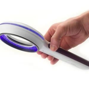 lupa cu sursa de lumina. Lumio UV