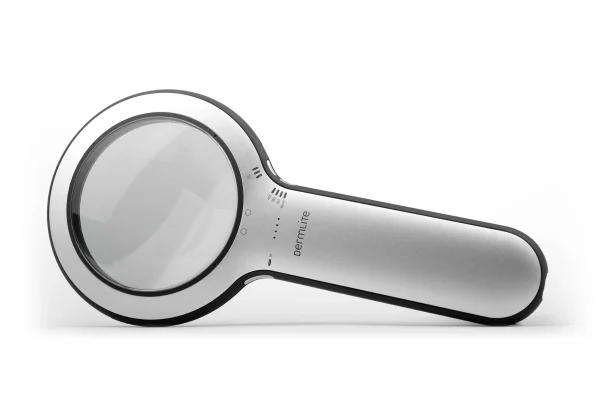 lupa cu sursa de lumina. Lumio 2