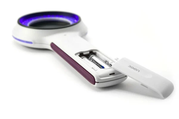 lupa cu sursa de lumina. Lumio UV